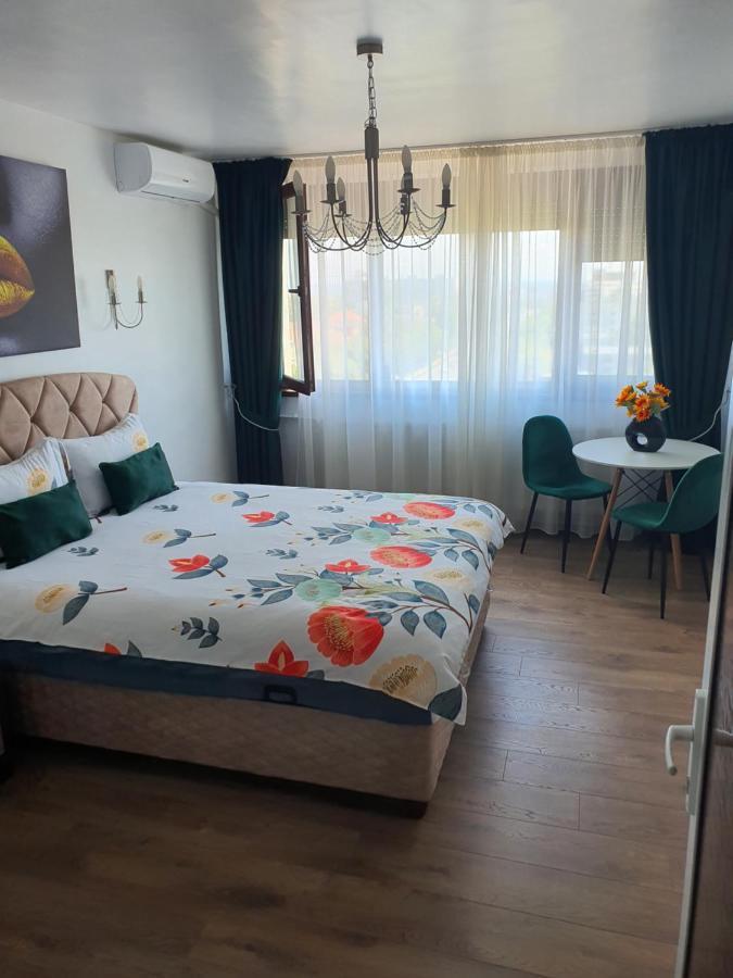 Chic Apartment- Place To Remember กาลาจิ ภายนอก รูปภาพ