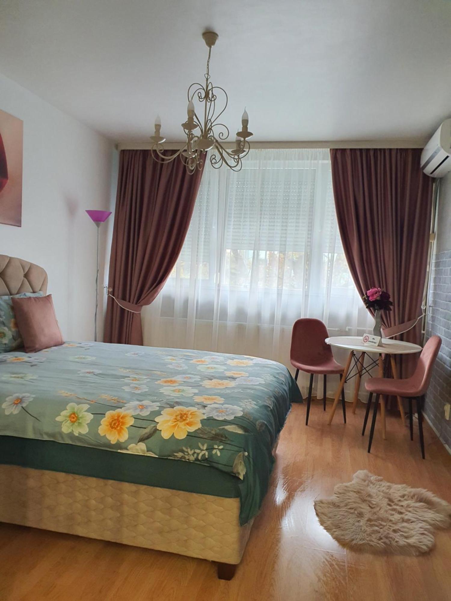 Chic Apartment- Place To Remember กาลาจิ ภายนอก รูปภาพ