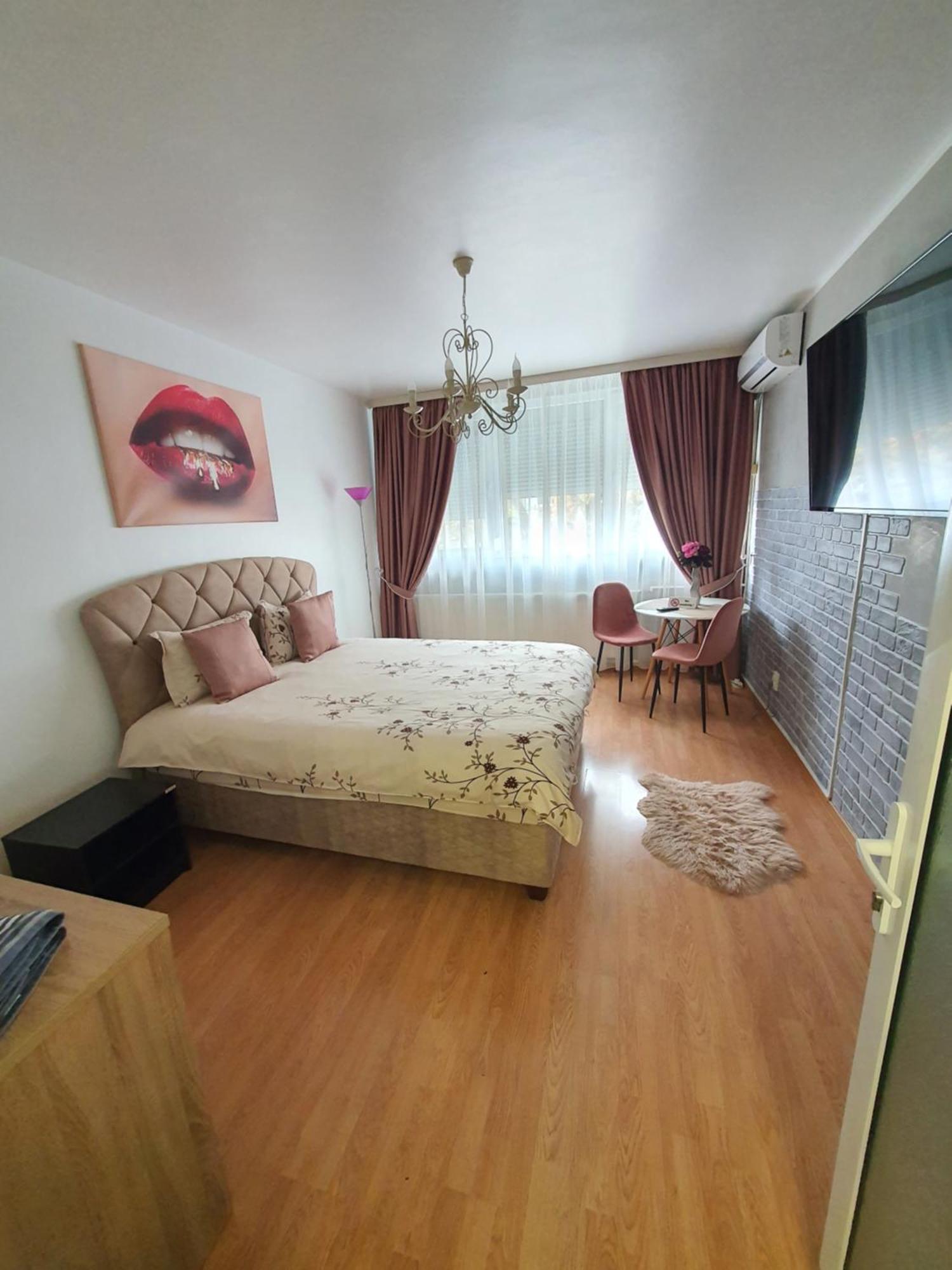 Chic Apartment- Place To Remember กาลาจิ ภายนอก รูปภาพ