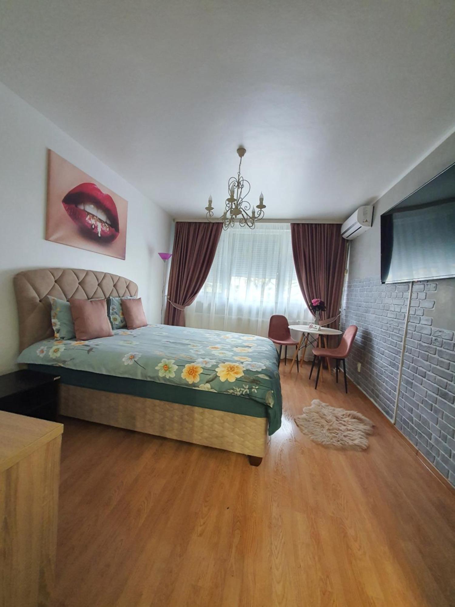 Chic Apartment- Place To Remember กาลาจิ ภายนอก รูปภาพ