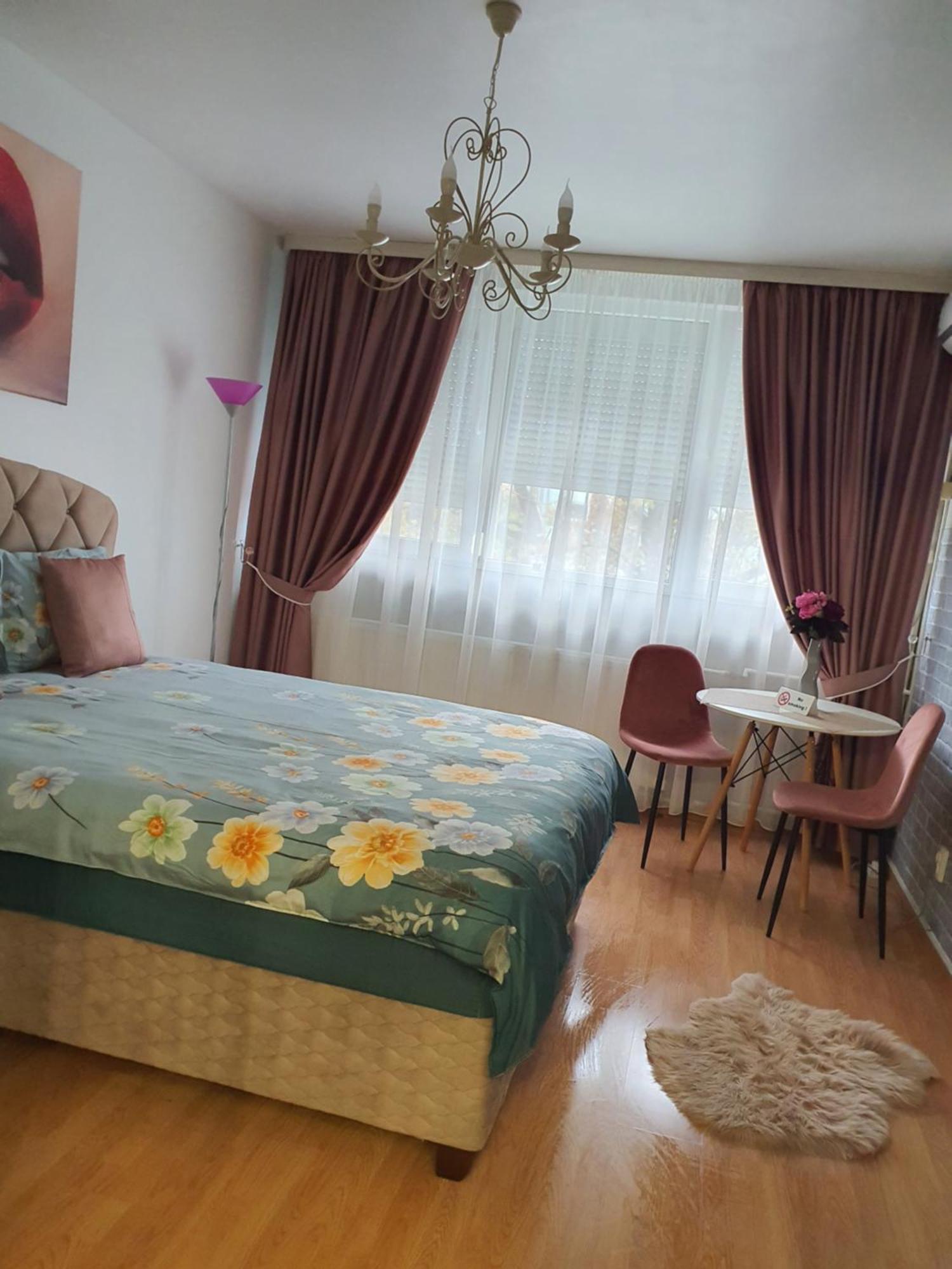 Chic Apartment- Place To Remember กาลาจิ ภายนอก รูปภาพ