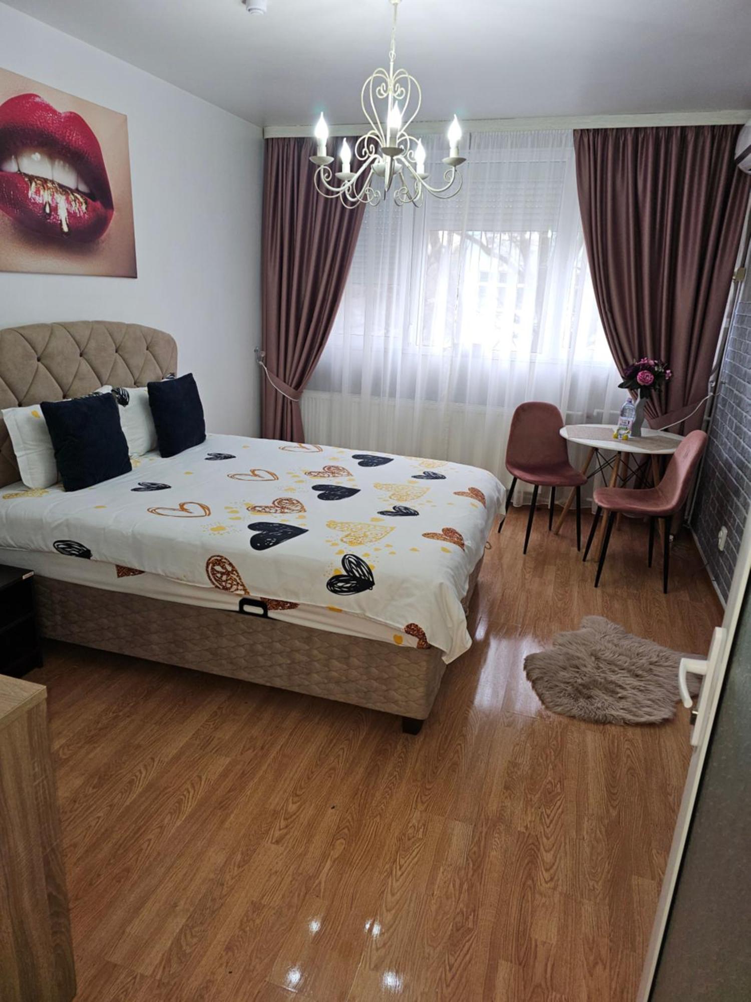 Chic Apartment- Place To Remember กาลาจิ ภายนอก รูปภาพ