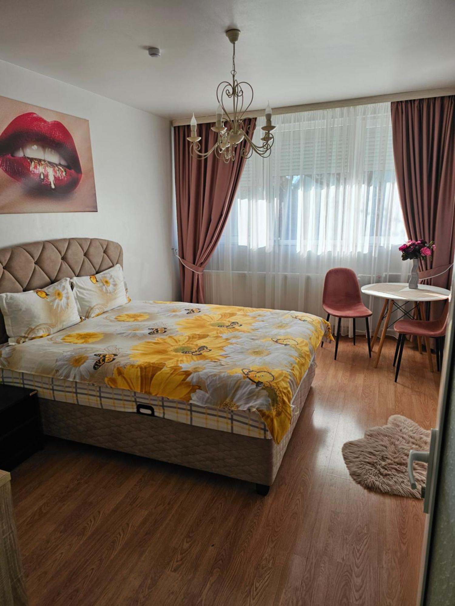Chic Apartment- Place To Remember กาลาจิ ภายนอก รูปภาพ